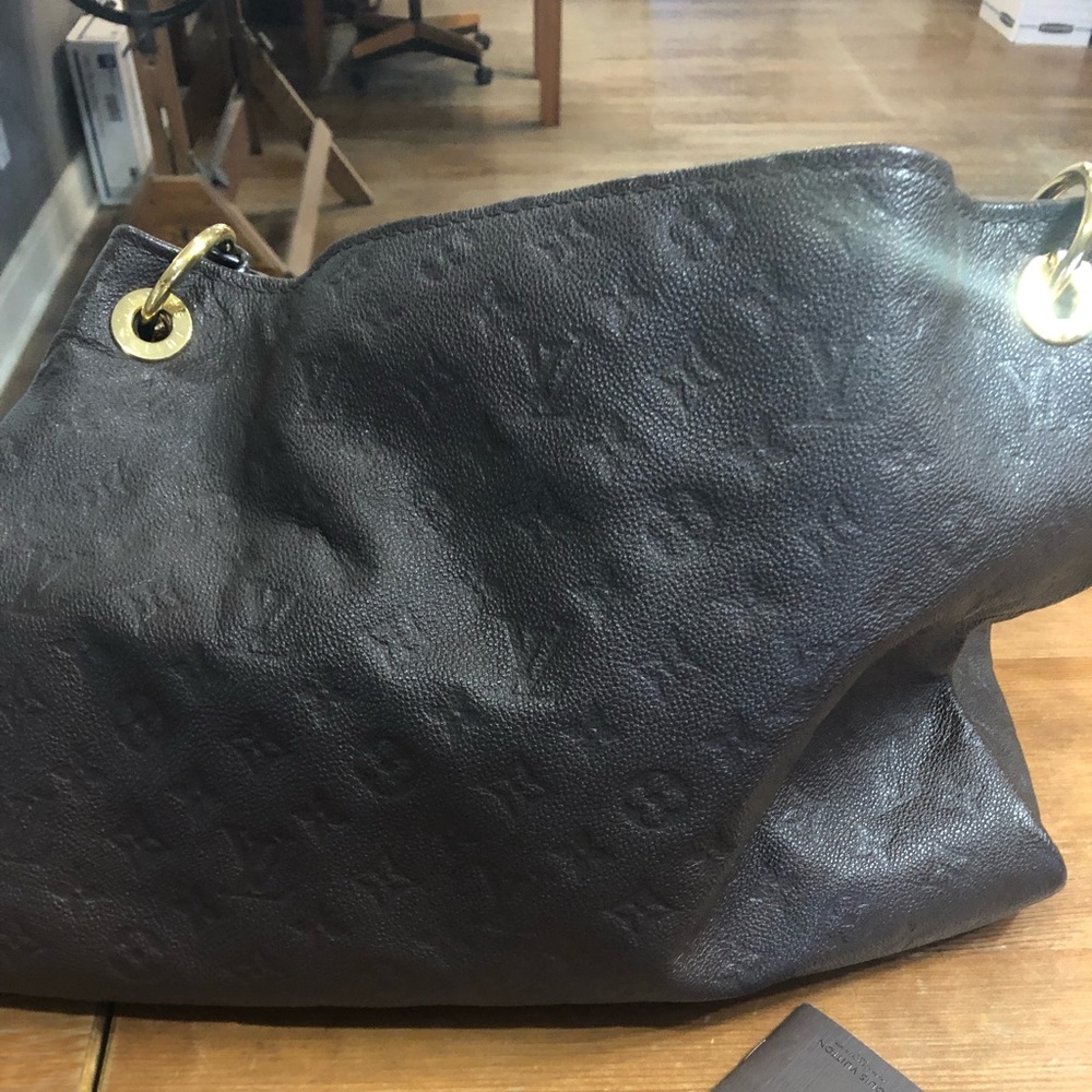 Louis Vuitton Artsy MM